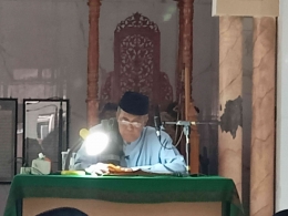 K.H. Subhan Ma'mun pengkaji Kitab Tafsir Ibnu Kasir di Masjid Istiqomah Brebes.Dokpri