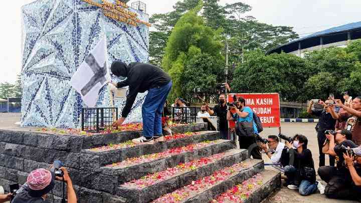 Luka yang mendalam Tragedi Berdarah Kanjuruhan atas meninggalnya Aremania, Sumber : tempo.co