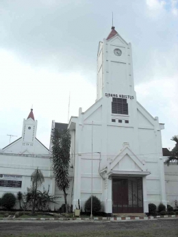 Gereja Sidang Kristus legacy tempo doeloe di downtown Sukabumi. Foto : Parl;in Pakpahan.