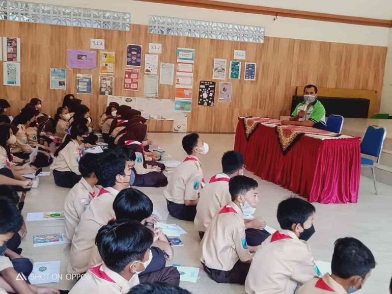 Pemberian materi 4R, dokumentasi pribadi Fabi