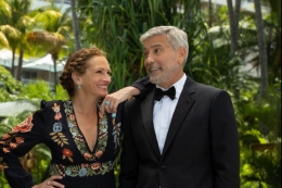 Aktor Robert Clooney (kanan) dan Julia Roberts beradu akting dalam film Ticket to Paradise. Sumber: IMDB via Kompas.com