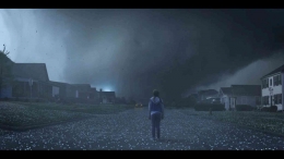 Penampakan bencana alam Badai Tornado melanda sebagian wilayah Amerika (sumber foto : IMDb)