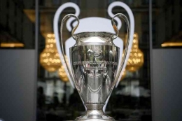 Trofi Liga Champions UEFA (Sumber: FRANCK FIFE via kompas.com)