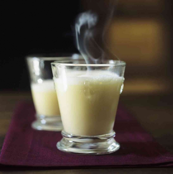 Hot Milk Vanilla | Sumber: StockFood/Hrbkova, Alena