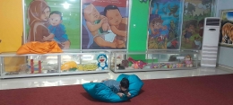 Ruang baca yang luas untuk menampung kehadiran anak dan pengunjung lain (Dok.Pri)
