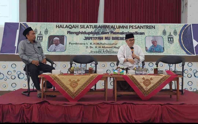K.H. Dr. Ahmad Najib Affandi.M.A. Sedang menyampaikan materi paada halaqah SIAP (Dokpri)