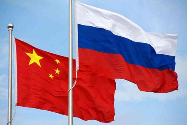 Foto: Bendera China dan Rusia. Wikipedia Commons