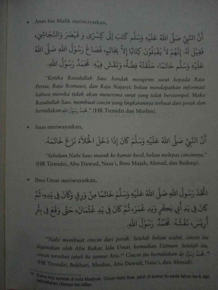 Isi Buku Imam At-Tirmidzi Syamail Muhammad Saw : Kesempurnaan dan Keagungan (sumber foto : Dok Pribadi)