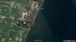 Citra satelit Pantai Cemara yang memperlihatkan kondisi pantai yang tidak terkikis pada bulan Maret 2014 (sumber Google Earth)