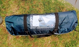 Tenda dilengkapi sleeping bag. Hanya butuh waktu 3 menit mendirikan tends/ harga 15 dollars/ dokumentasi pribadi 