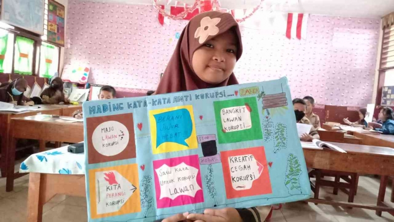 Mading Hasil Mading Karya Siswa Kelas 5A SDN 1 Pesawahan Halaman 1 ...