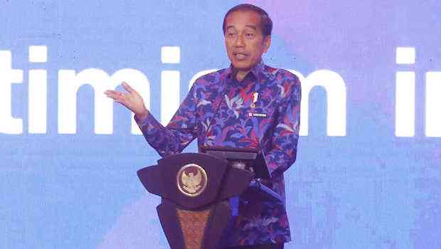 Presiden Jokowi saat membuka acara Investor Daily Summit 2022 di Jakarta Convention Center, Selasa (11/10/2022).(BeritasatuPhoto/Ruth Semiono)