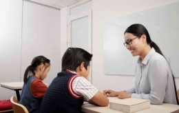 Setiap instansi Sekolah pastinya memiliki Guru Bimbingan Konseling (BK) untuk membantu siswa meningkatkan kemampuannya | Sumber: chiscyberschool.com