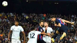 Pertandingan Barcelona Vs Inter Milan. Foto: Pau Barrena/AFP/Getty Images/detok.com