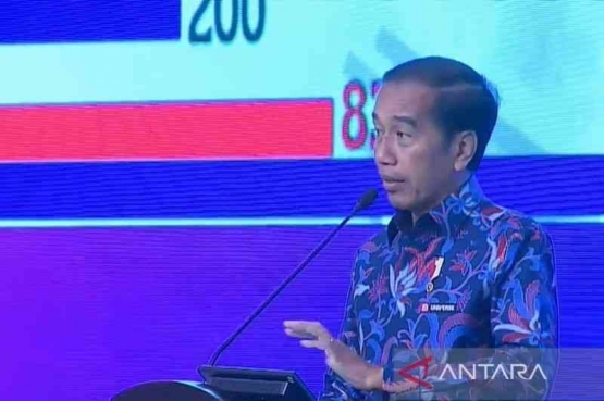 Tangkapan layar Presiden Joko Widodo memberikan pengarahan saat membuka Investor Daily Summit 2022 di Jakarta Convention Center. (ANTARA)