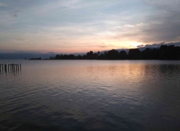 Panorama senja di tepian danau Poso. Doc Pri