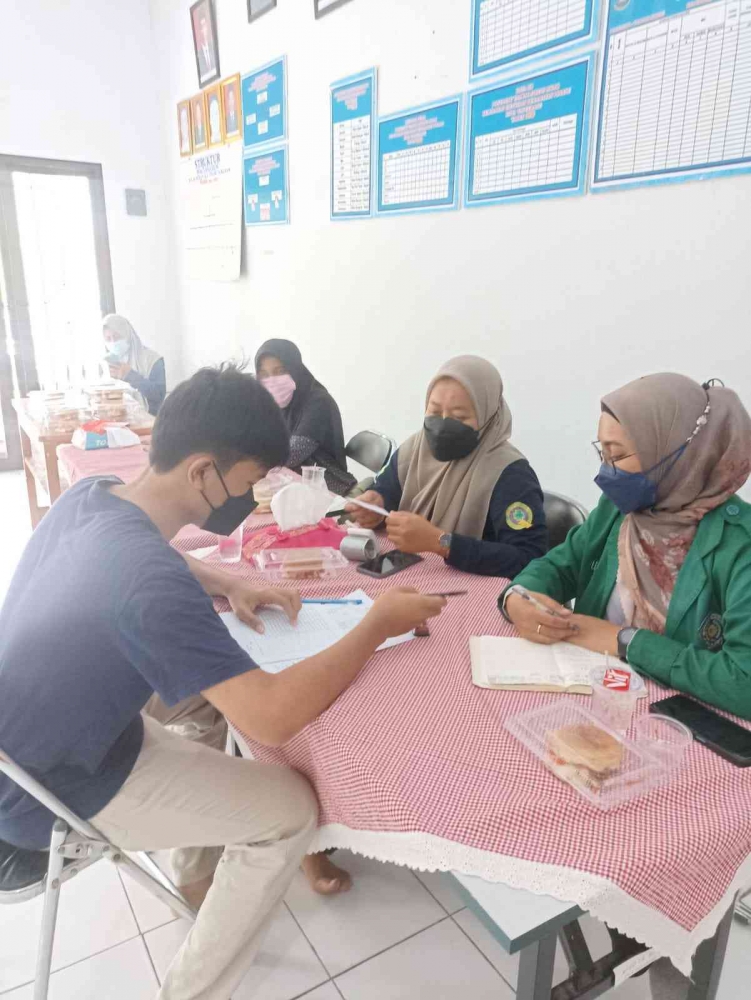 Remaja melakukan sesi konseling(dokpri)