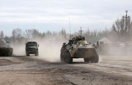 Kendaraan militer Angkatan Darat Rusia di Ukraina timur, Sumber: reuters.com