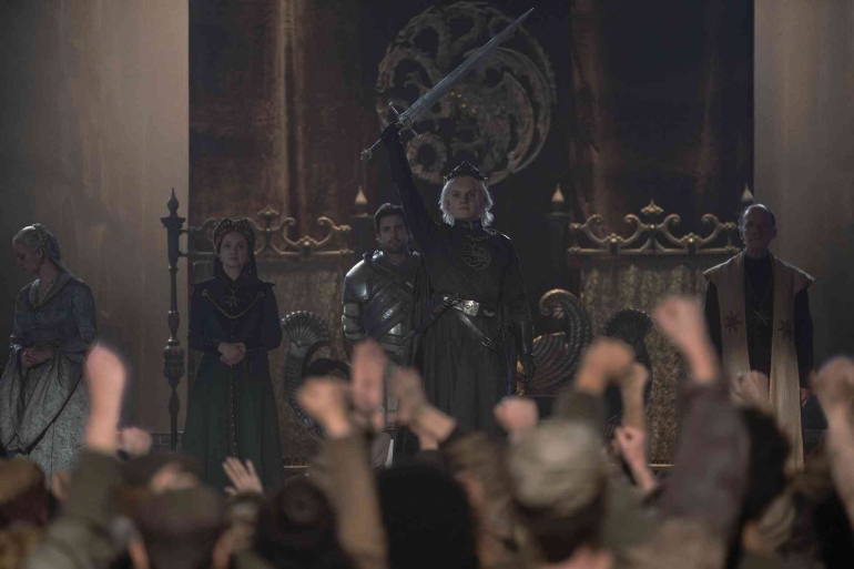 Penobatan Aegon II di Episode 9 House of the Dragon. Sumber: HBO