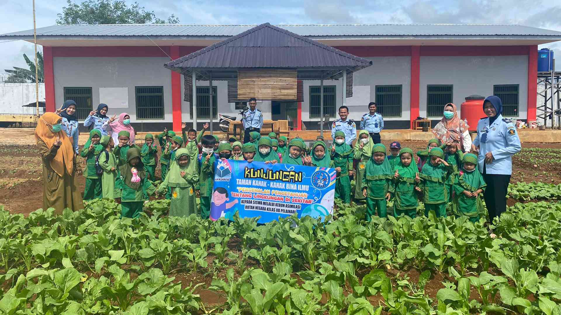 Antusias Anak-anak TK Bina Ilmu Berkunjung Ke Perkebunan, Peternakan ...