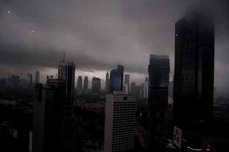 Ilustrasi Jakarta yang mencekam (Foto: Dhoni Setiawan/kompas.com)