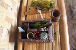 Kotak tempat penyimpanan kapur sirih suku osing di Desa Wisata Kemiren (dok asita)