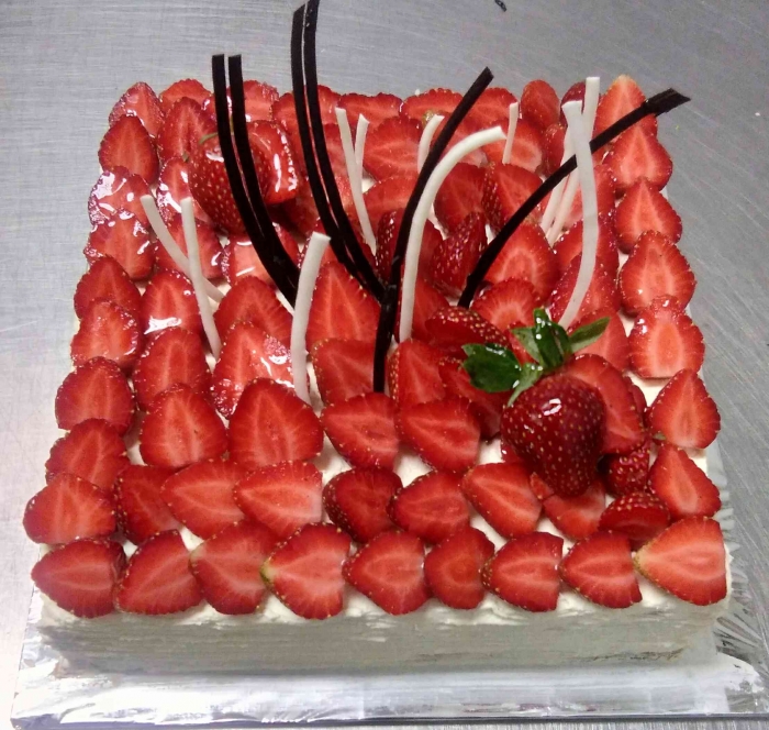 Strawberry Cheese Cake yang sudah dilihat 950 kali, di map the grove (foto hanif ahmad)