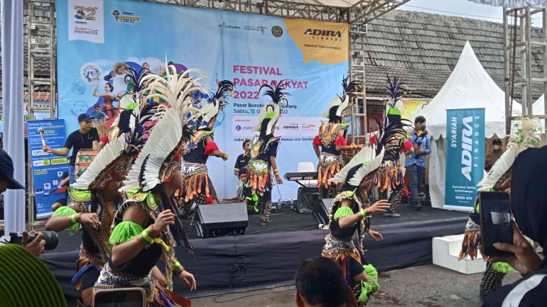 Tari Topeng Ireng kebanggaan warga Magelang dipilih #AdiraFinance utk hiburan pada #FestivalPasarRakyat2022 di Pasar Borobudur | Dokpri