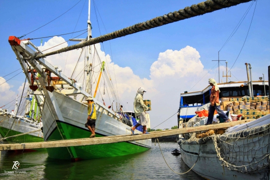 Saya mengawalinya dengan menjadi Tour Guide yang sering mebawa tamu ke Sunda Kelapa. Sumber: dokumentasi pribadi