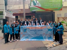 Foto bersama sebagai kenangan kegiatan PKM di SMK Assa'adah.(Dok. pribadi)