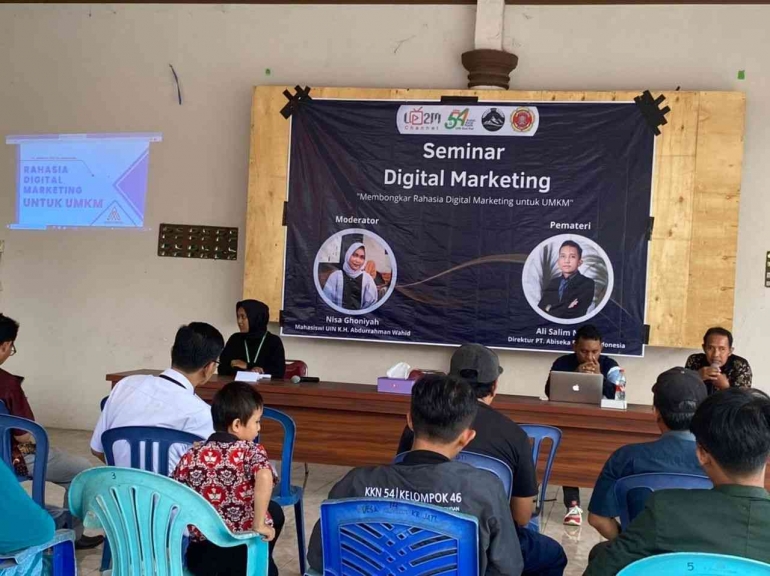 Acara Seminar Digital Marketing. Photo by: Tim KKN Kelompok 82