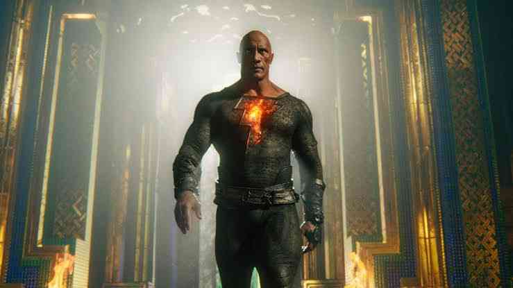 Adegan pertarungan Black Adam dengan diiringi Paint It Black terasa epik (sumber gambar: Warner Bros dalam Mashable) 