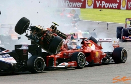 Grosjean collides Hamilton & Alonso (Sutton Images)