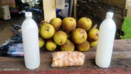 Hasil dari pohon lontar berupa buah Siwalan, minuman toak dan legen (dokpri)