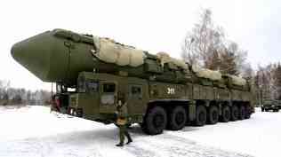 RS-24 Yars  rudal  jarak tembak 12.000km mampu menempus pertahanan udara Barat. (Sumber: RIA Novosti/Sergey Pyatakov