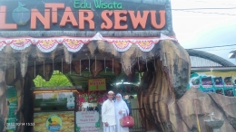 Penulis bersama istri suatu ketika saat berkunjung ke Edu Wisata Lontar Sewu (dokpri)