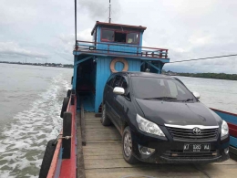 Kapal kayu sarana transportasi air penting bagi warga sekitar kec. Sangkulirang (Dokpri)