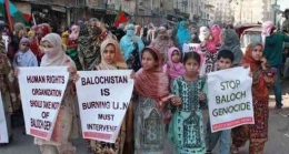 Wanita Balochistan melakukan aksi protes terhadap kebrutalan tentara Pakistan di Balochistan. | Sumber: thetaiwantimes.com