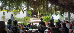 Siswa-siswi TKK Canossa berdoa bersama guru, suster dan orang tua di Kapel St. Maria Fatima (dok pribadi)