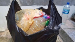 Sekolah menganjurkan siswa mengelola sampah rumahan untuk projek bank sampah, bisa menjadi PR yang esensial (Dokpri/Akbar Pitopang)
