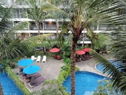 Kolam renang Hotel dilihat dari lantai 4 dok pribadi