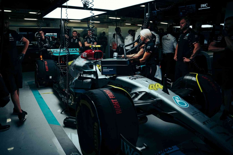 Lewis Hamilton FP1 (@MercedesAMGF1)