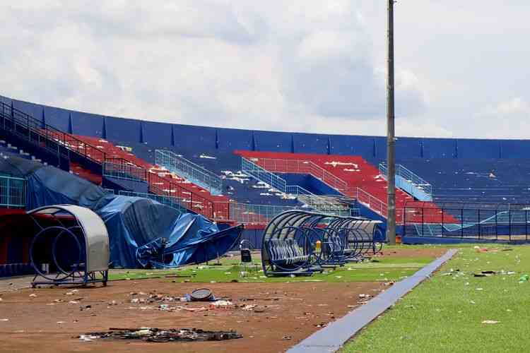 Stadion Kanjuruhan satu bulan setelah tragedi yang menewaskan 135 suporternya. (Sumber: Kompas.com/SUCI RAHAYU)