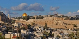 Kota Yerusalem dilihat dari Bukit Zion. Sumber: dokumentasi pribadi