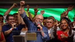 Lula berhasil menang tipis atas presiden pertahana Bolsonaro.| Photo: Danilo Martins Yoshioka/Anadolu Agency/Getty Images