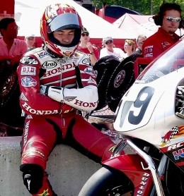 Hayden ketika masih membalap di Kejurnas Amerika Serikat pada 2002. Sumber: MotoAmerica.com