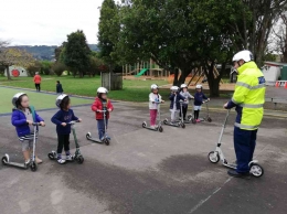 Anak-anak di Selandia Baru diperkenalkan aturan lalu lintas sejak dini (Foto: Epuni Primary School)