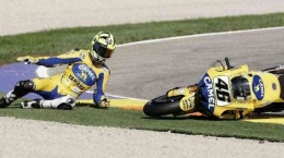 Rossi terjatuh di lap awal. Sumber: Motogp.com