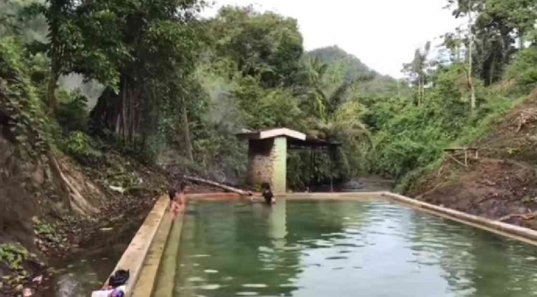 Pemandian air panas tanpa bau belerang ini semoga kelak jadi satu lokasi wisata unggulan di Cianjur Selatan. Dok. Pribadi