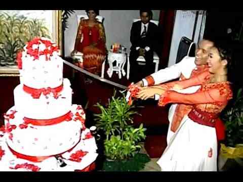 Wedding cake ceremony (dok foto: youtube.com)